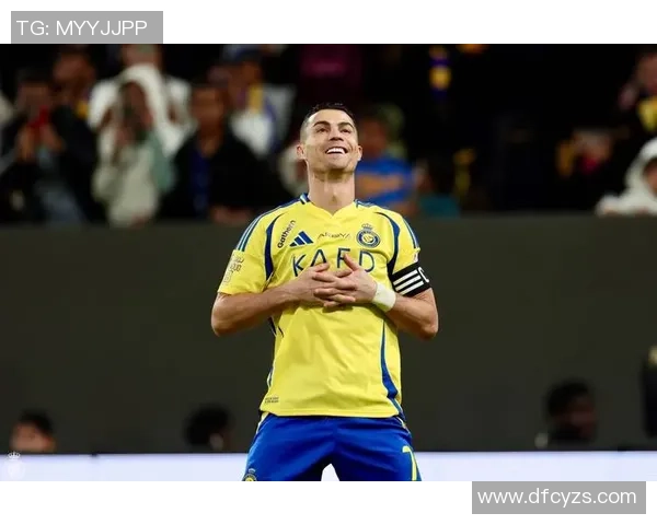 足球巨星的日常生活揭秘：从晨跑到家庭时光，看看他们如何平衡事业与家庭