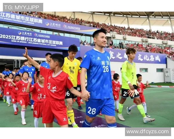 足球球星居住在哪些城市最方便生活与训练选择分析